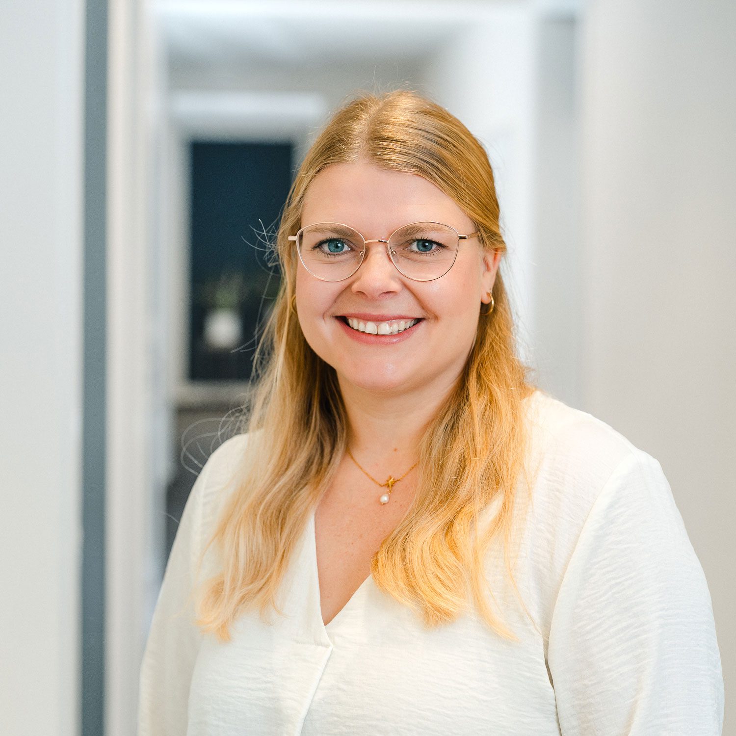 Janna Schmidt- Steuerfachwirtin bei der Kanzlei Lotz und Partner